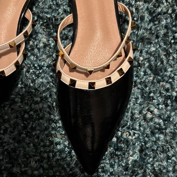 Elegant Black Women's Slip-On Shoes - Picture 3 of 8